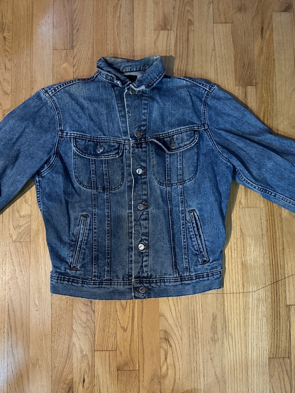 Vintage Blue Lee Denim Jean Jacket - Timeless Casual Layer Size Medium